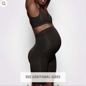 NWT SKIMS MATERNITY SCULPTING SHORT MID THIGH COLOR ONIX Size XXS/XS